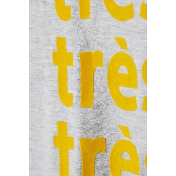 EUC H&M grey & mustard yellow “Tres Chic” print short sleeve t-shirt, L - Picture 2 of 8